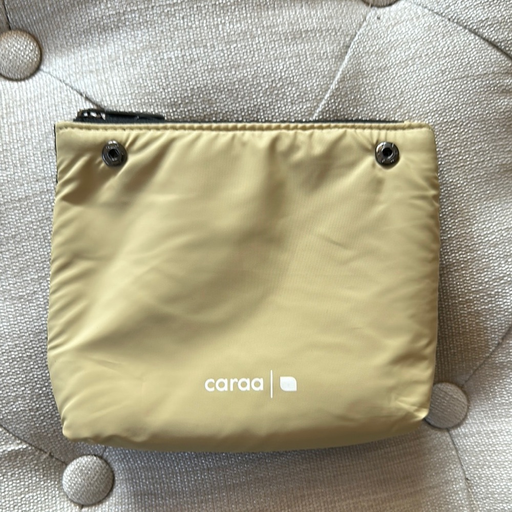 NWOT Caraa Snappy Snap Together Zip Pouch